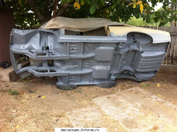 doua straturi de vopsea gri peste antifon :cool: dacia sport 1989